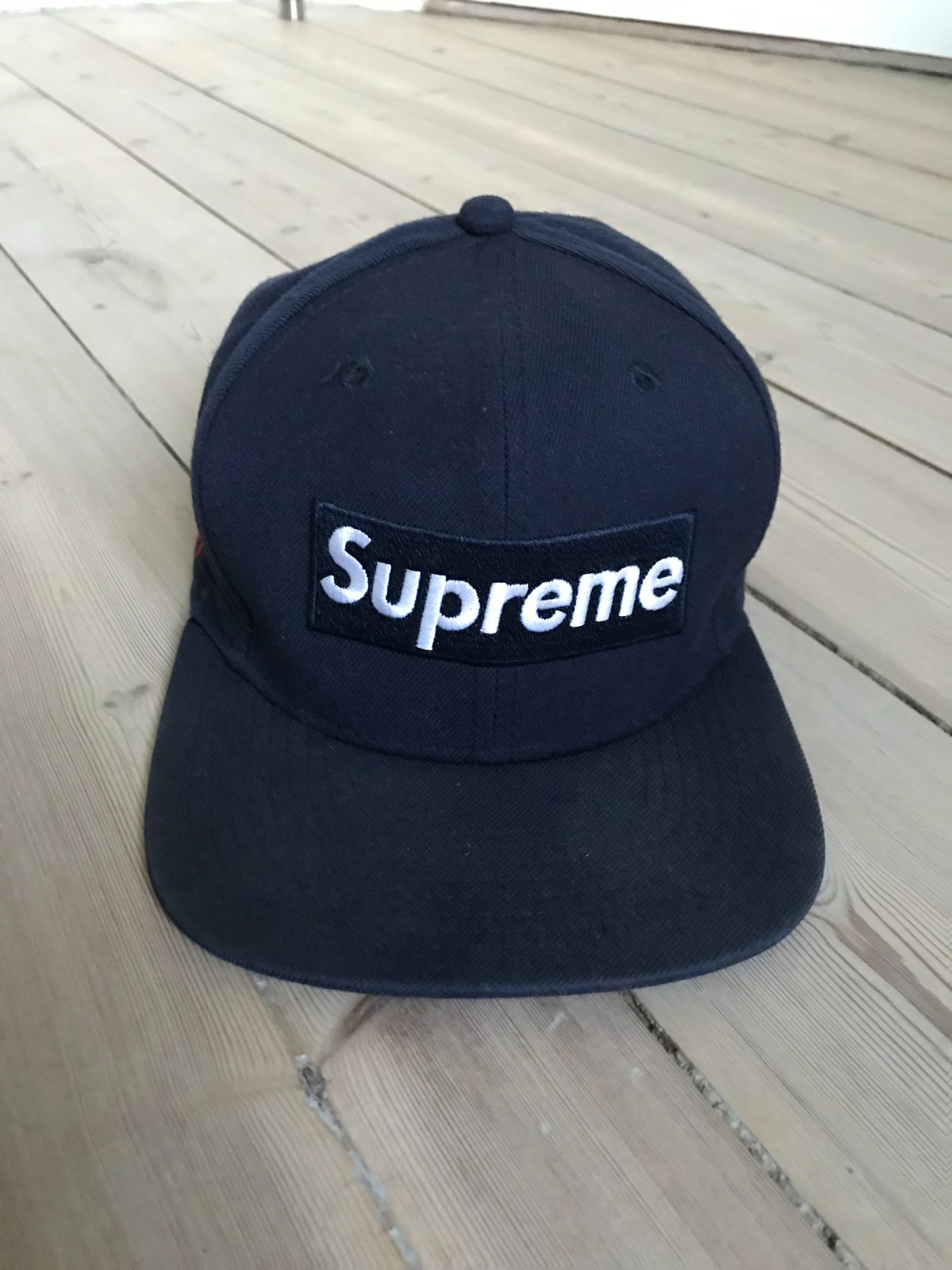 supreme kasket